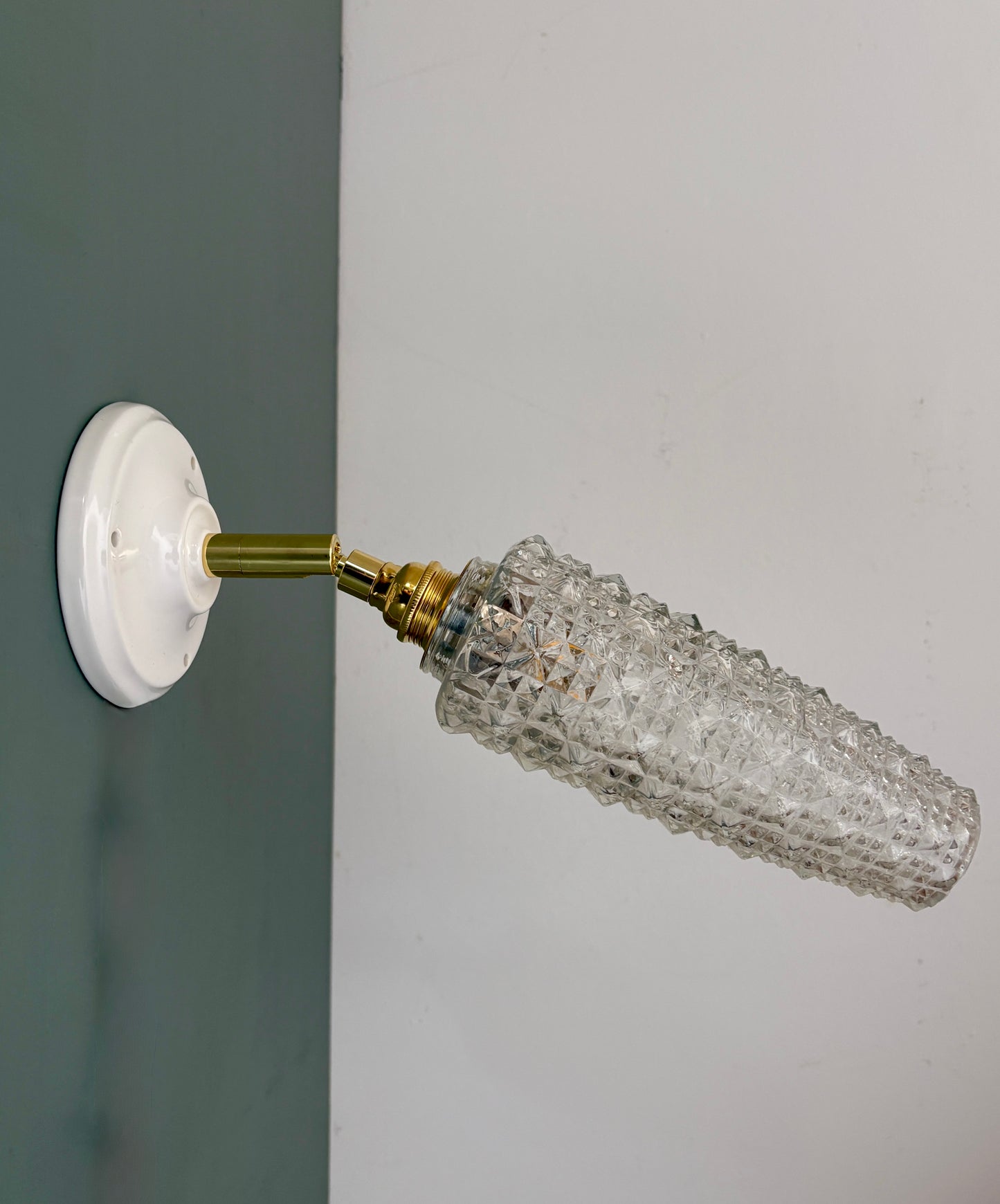 Applique tulipe vintage en verre pointe de diamant