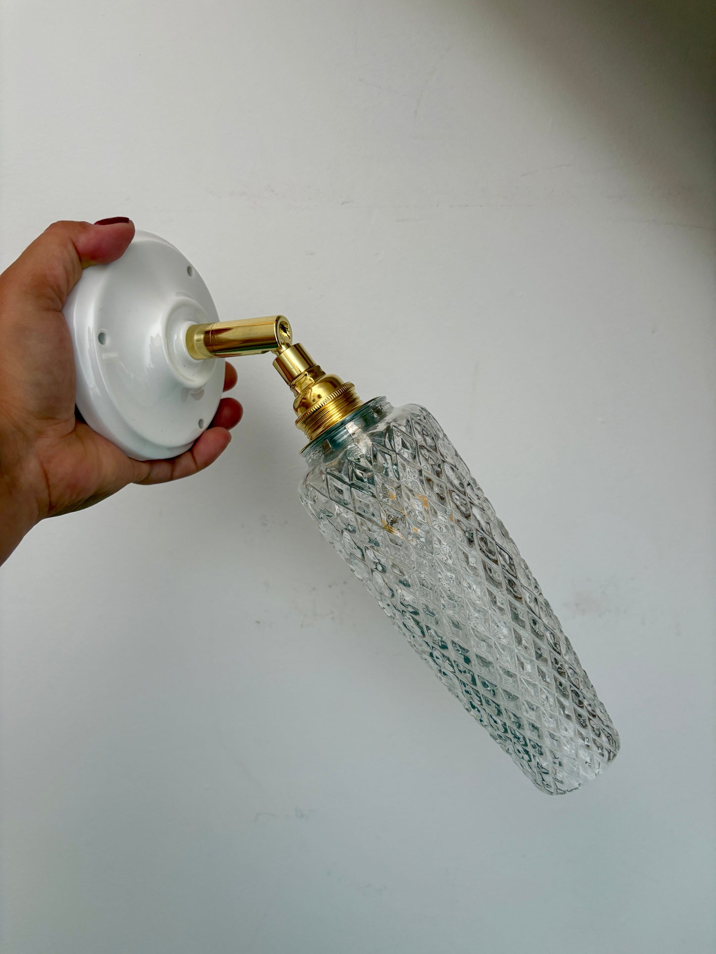 Applique tulipe vintage en verre moulé transparent