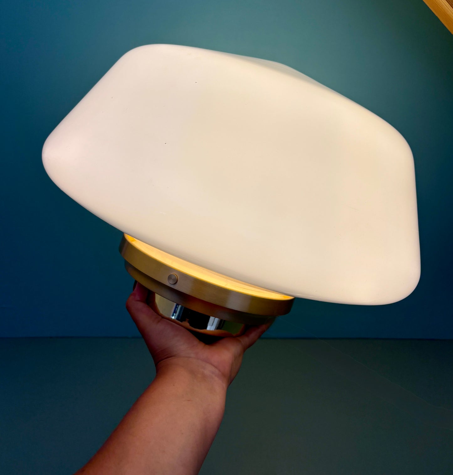 Applique ou plafonnier globe vintage Mazda XXL en opaline blanche