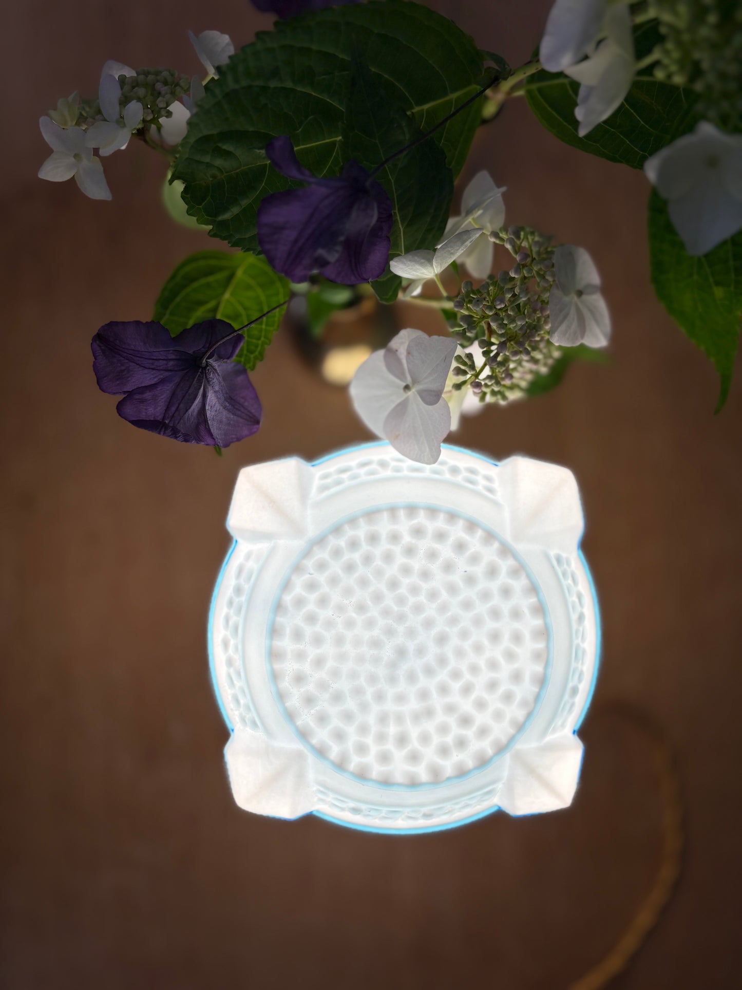 Lampe à poser globe vintage art déco en opaline bleue