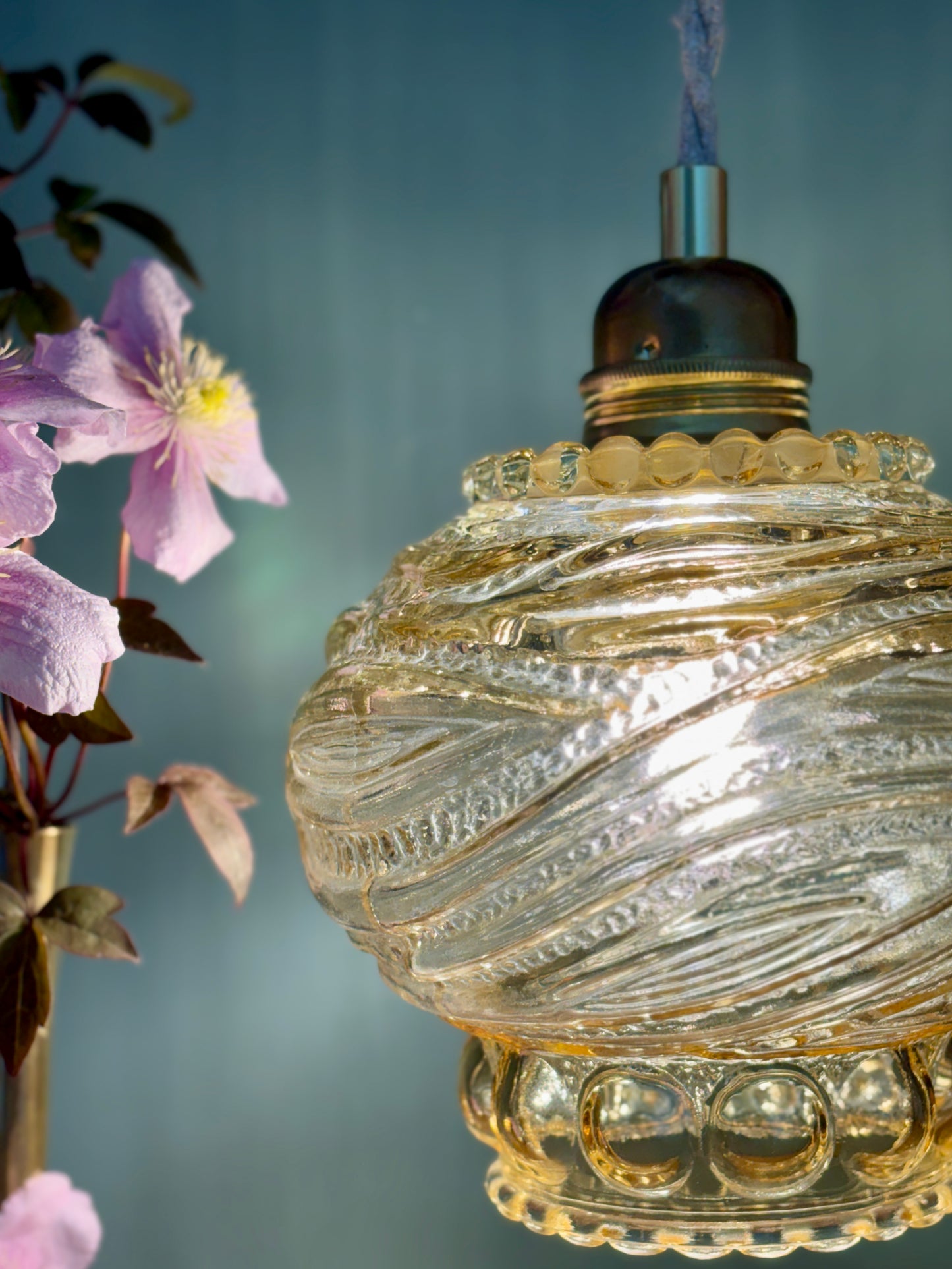 Suspension globe vintage en verre ambré (SP1)