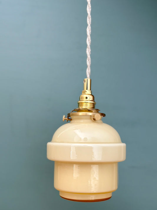 Suspension globe vintage en opaline jaune pâle