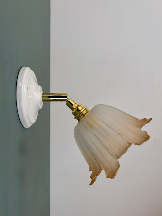 Applique tulipe vintage en verre dépoli blanc et brun