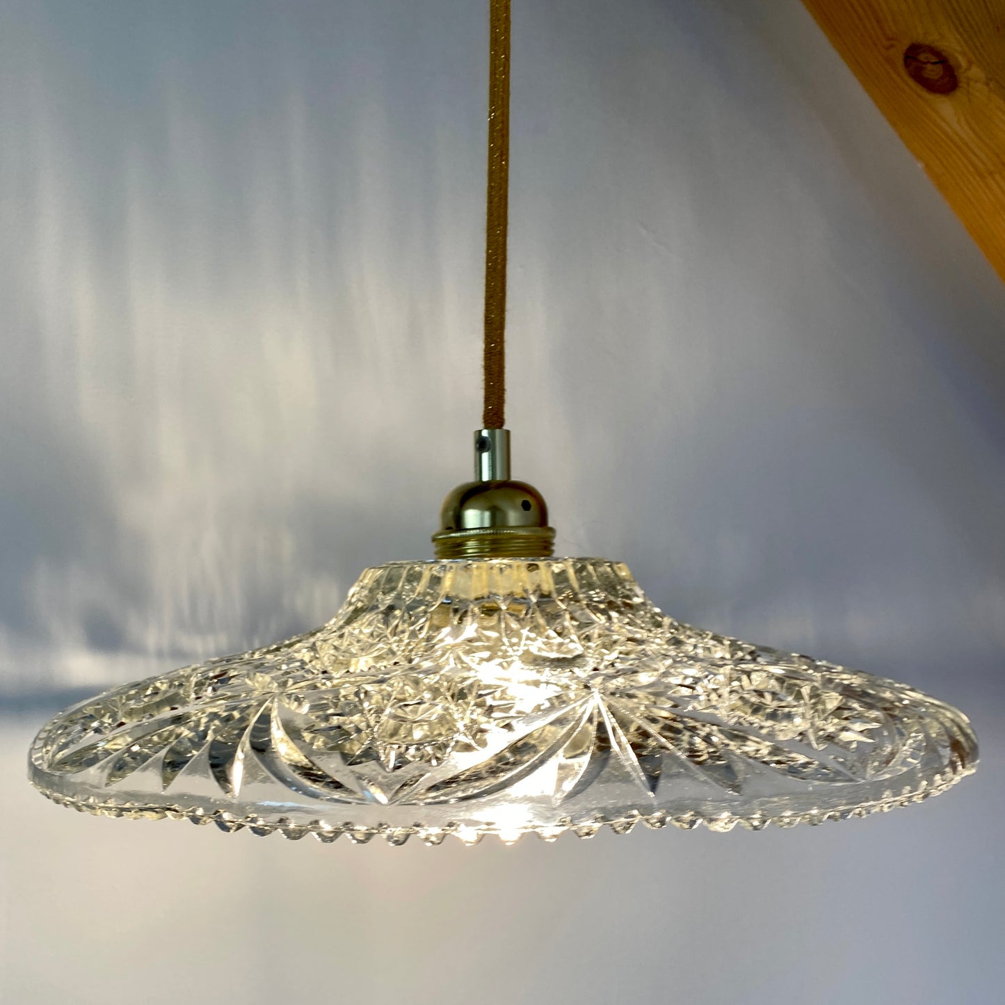 Suspension abat-jour vintage en verre moulé - collection vaisselle -