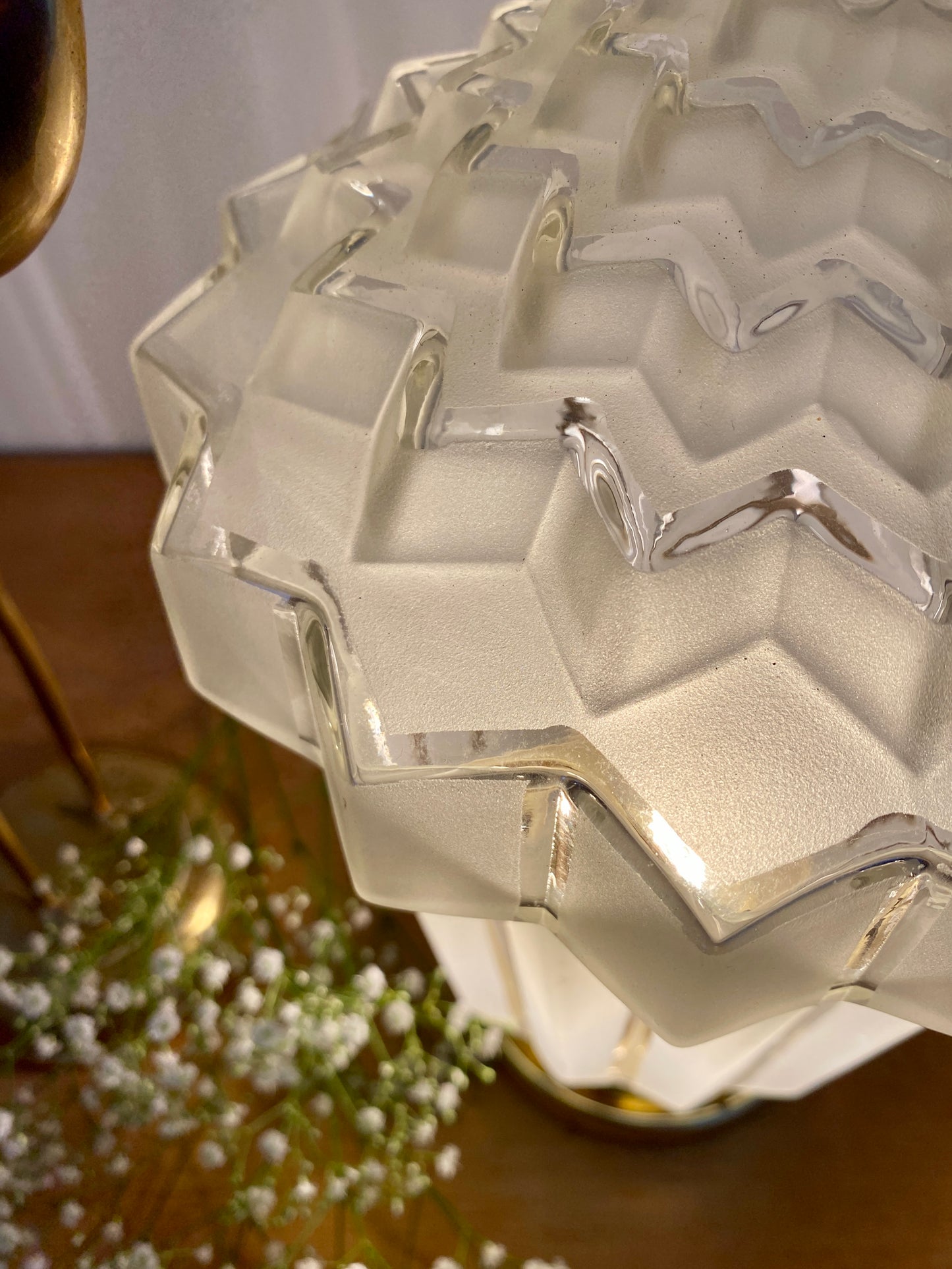 Lampe à poser globe vintage art déco en verre dépoli