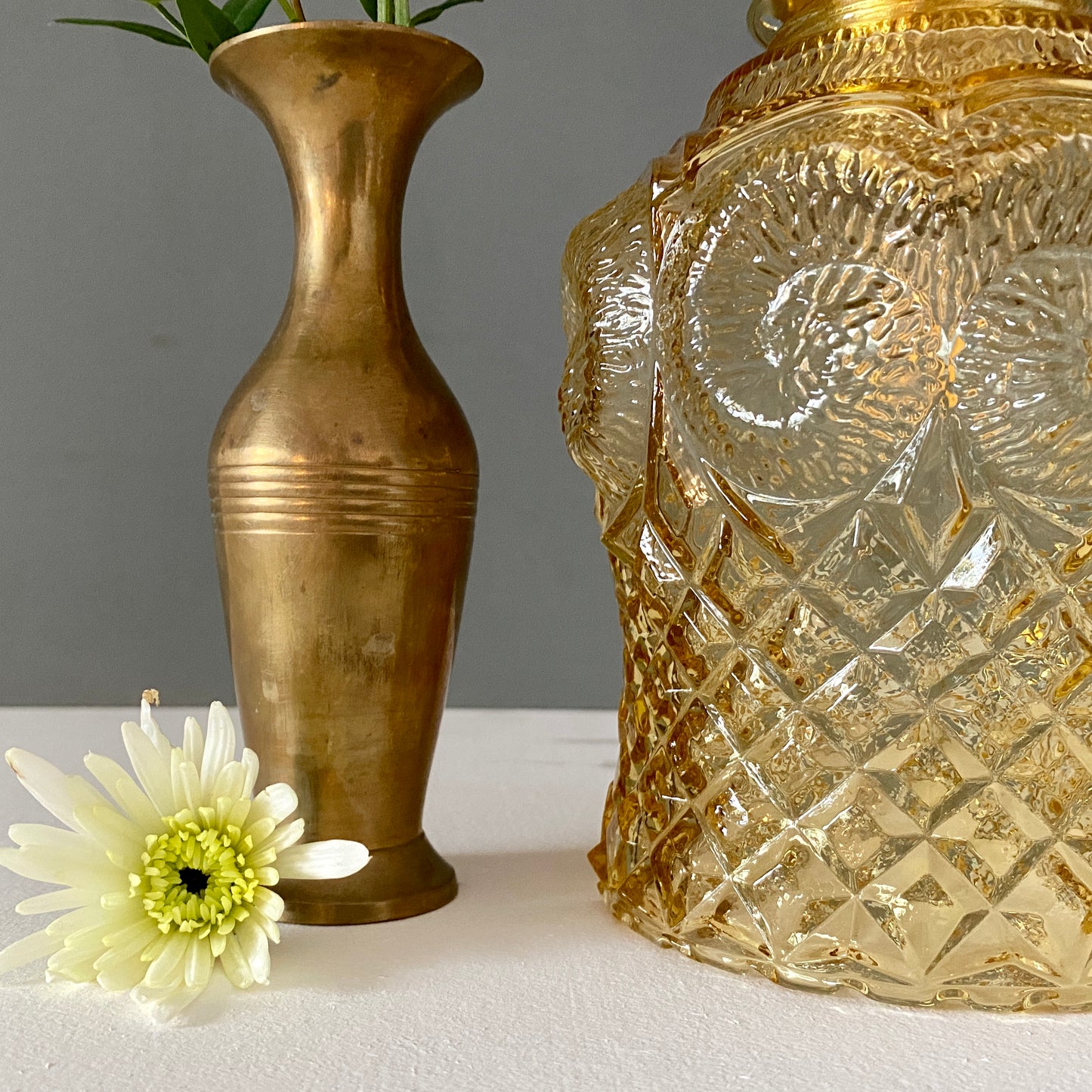 Baladeuse globe vintage en verre ambré