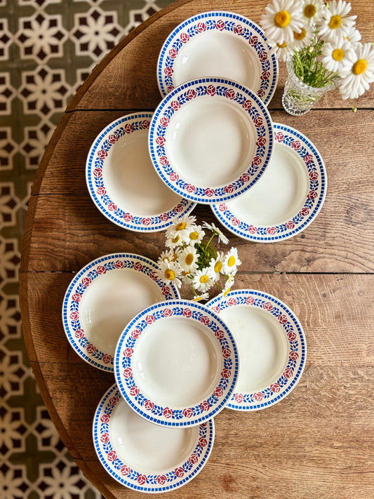 Lot de 8 assiettes creuses vintage