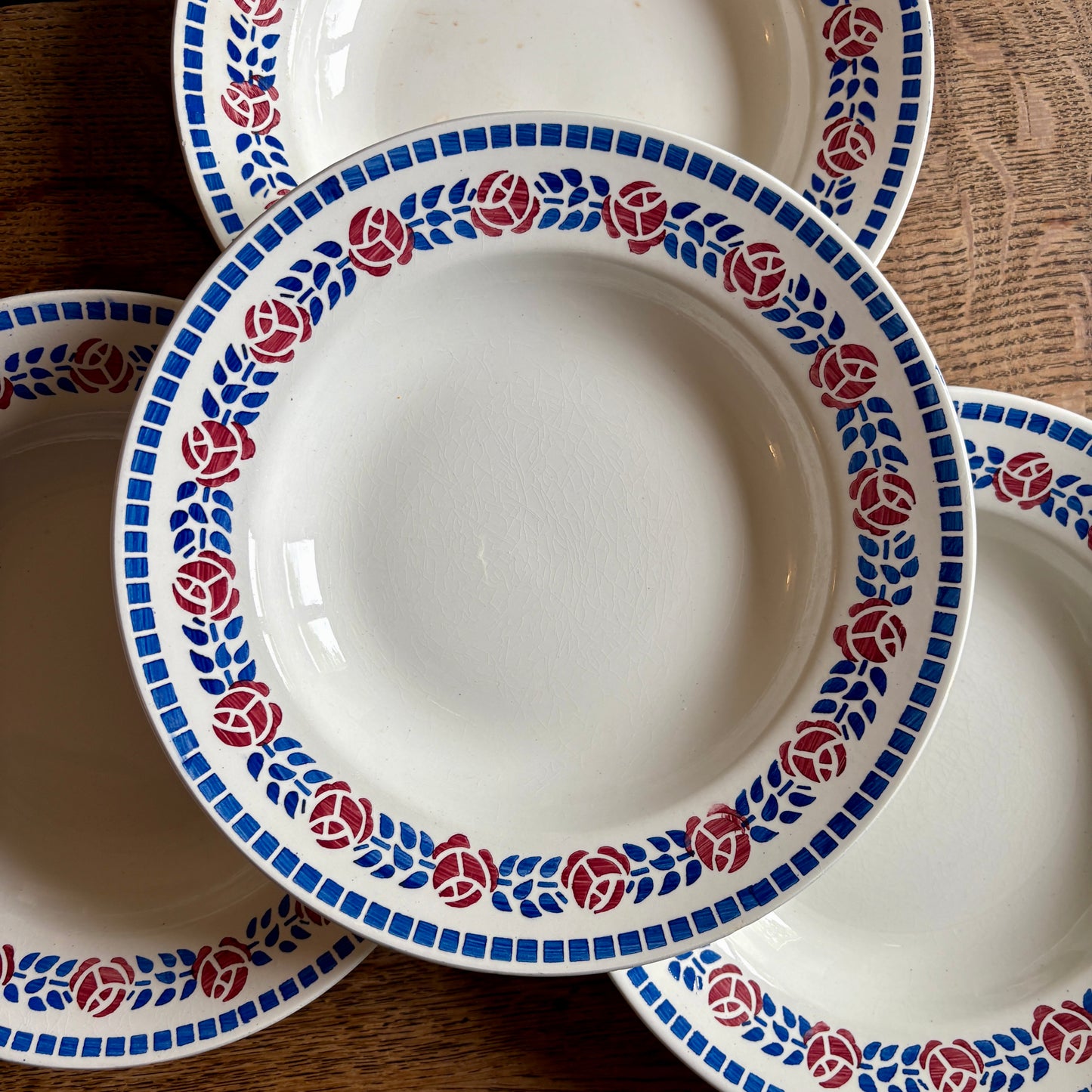 Lot de 8 assiettes creuses vintage