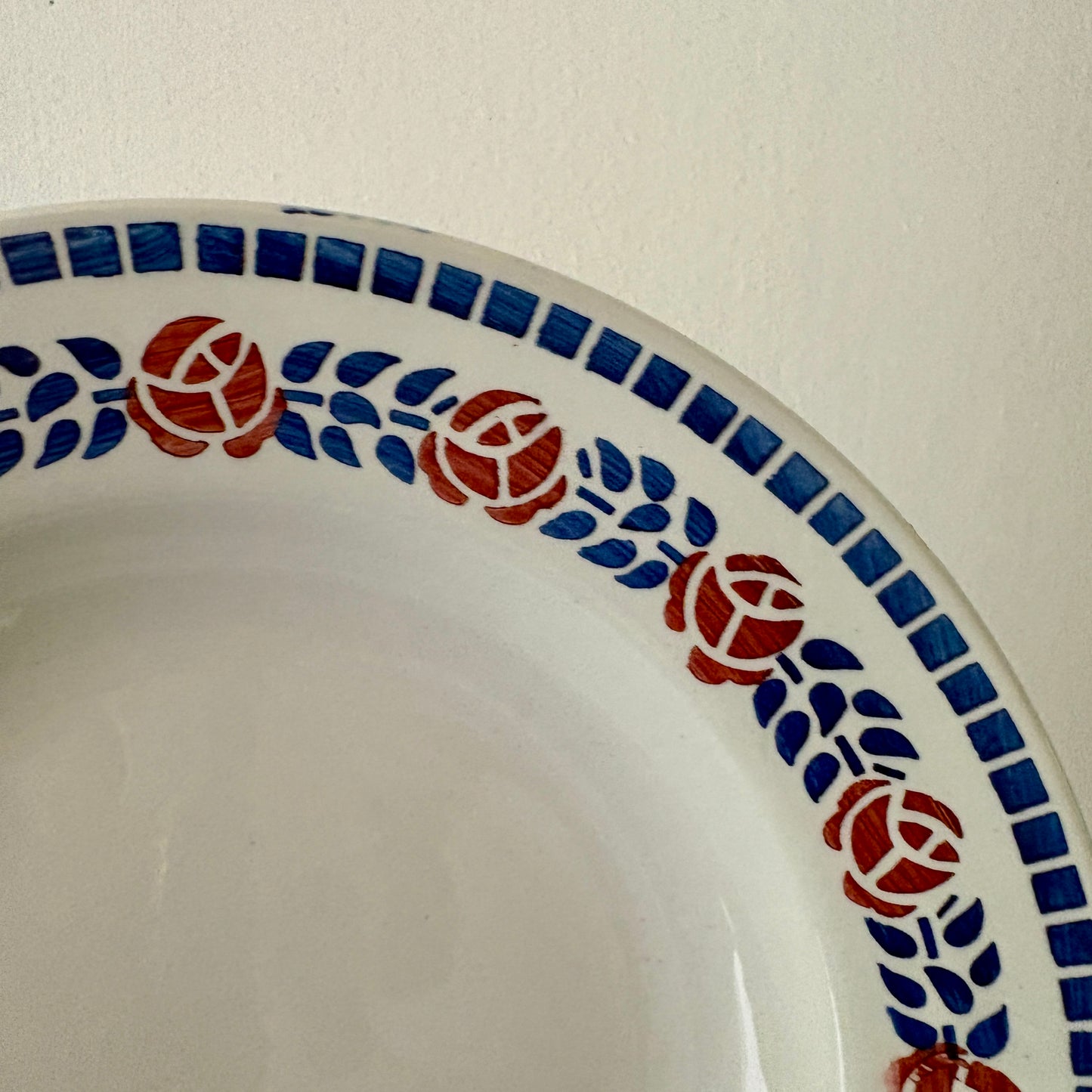 Lot de 8 assiettes creuses vintage
