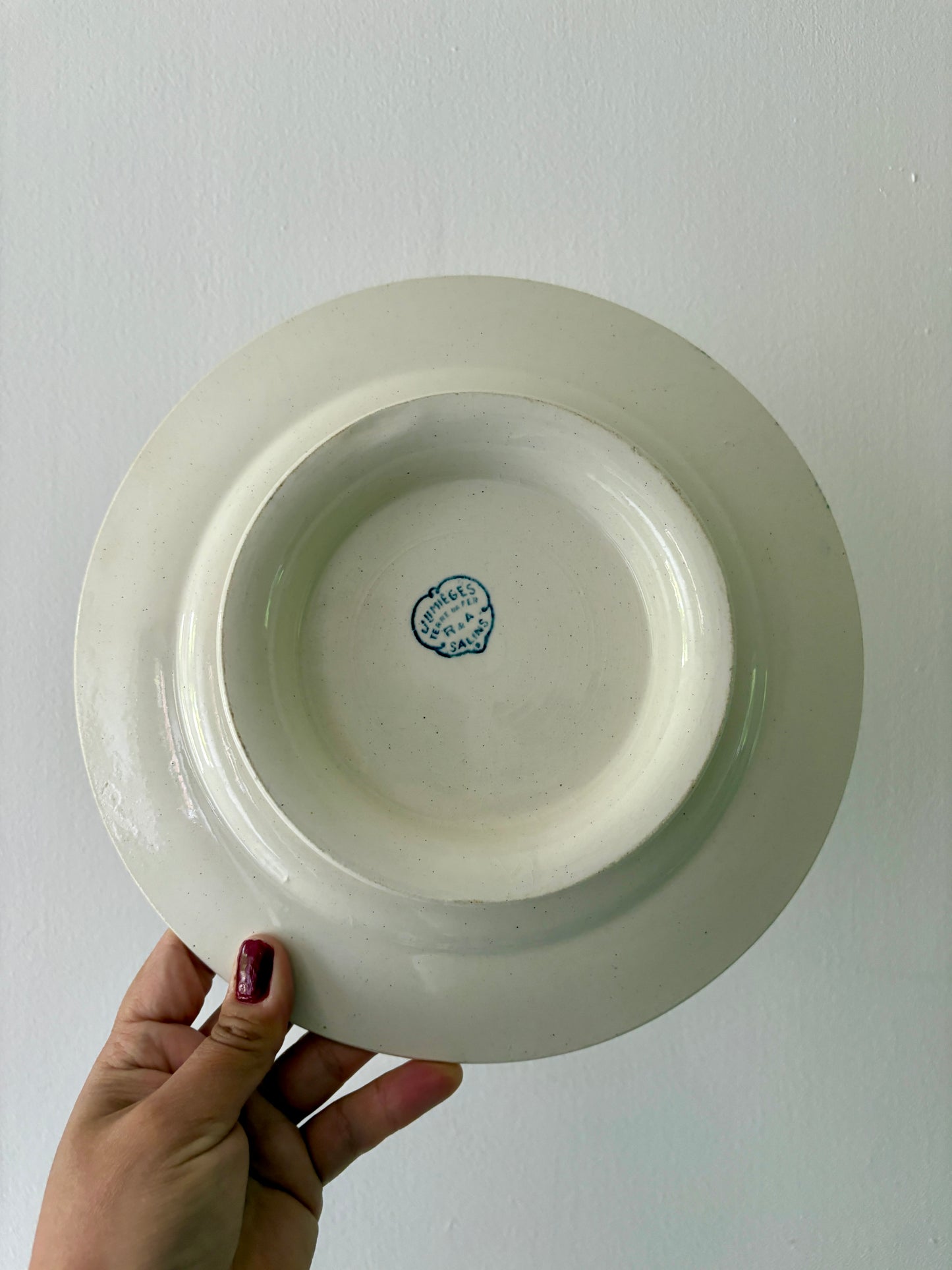 Compotier - assiette à pied en terre de fer modèle Jumièges de Salins
