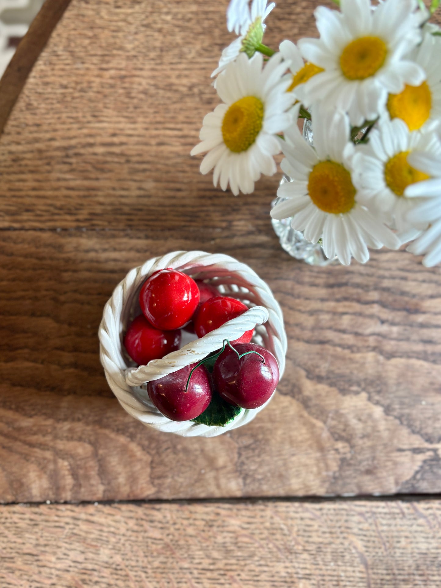 Panier de fruit, cerises vintage en céramique