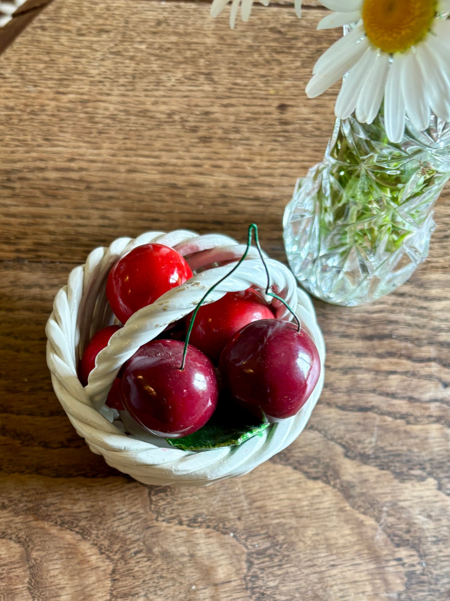 Panier de fruit, cerises vintage en céramique