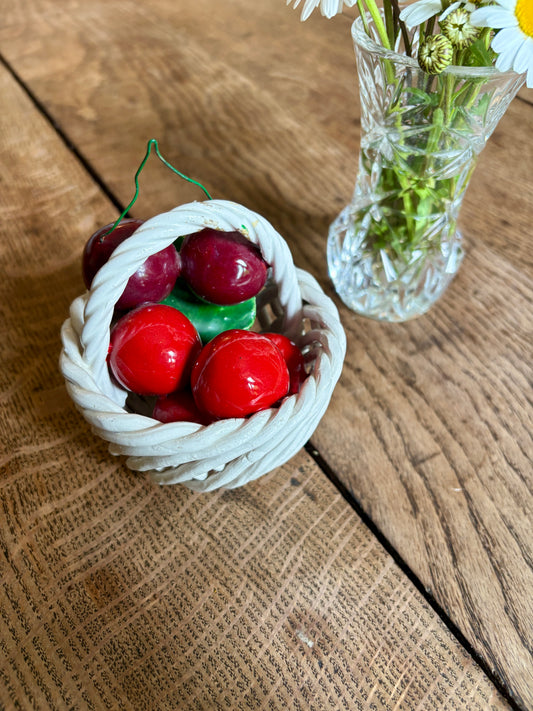 Panier de fruit, cerises vintage en céramique