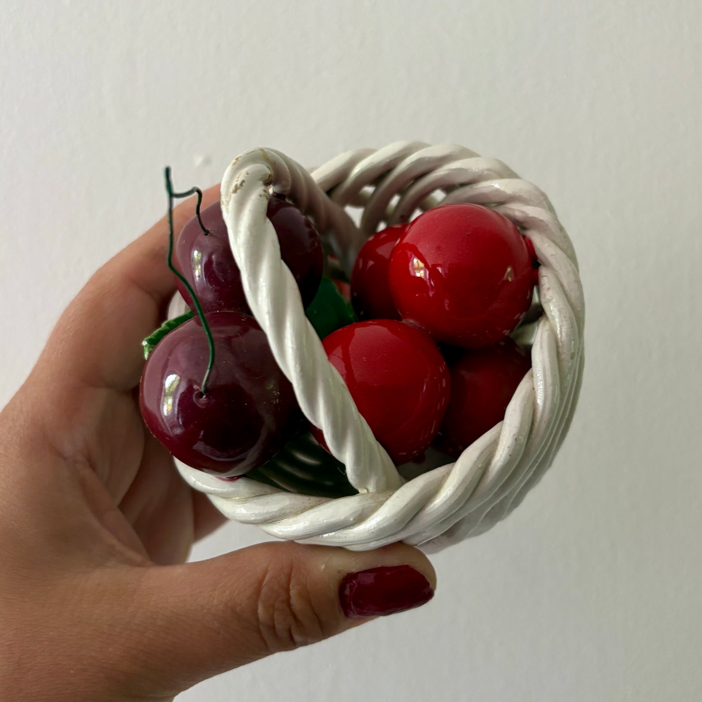 Panier de fruit, cerises vintage en céramique