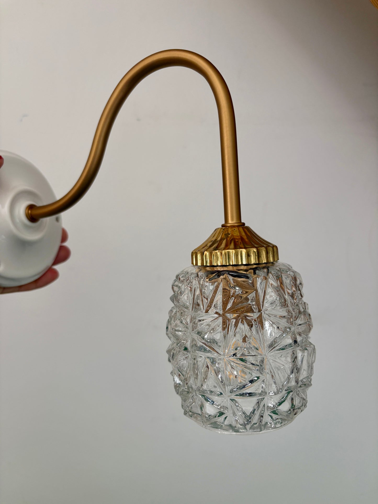 Applique col de cygne tulipe vintage en verre moulé