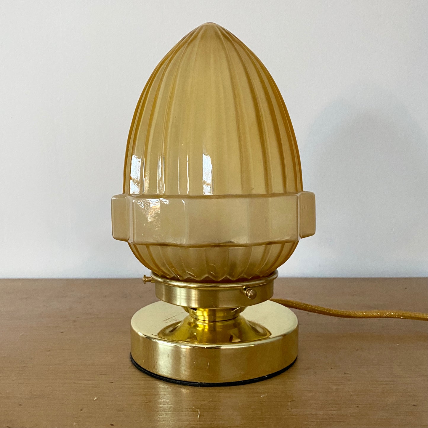 Lampe à poser globe vintage art déco en verre jaune