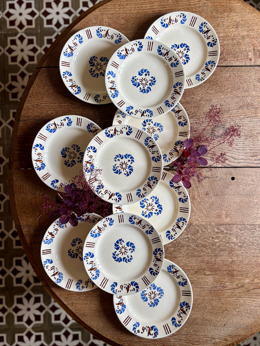 Lot de 10 assiettes plates anciennes modèle Laval