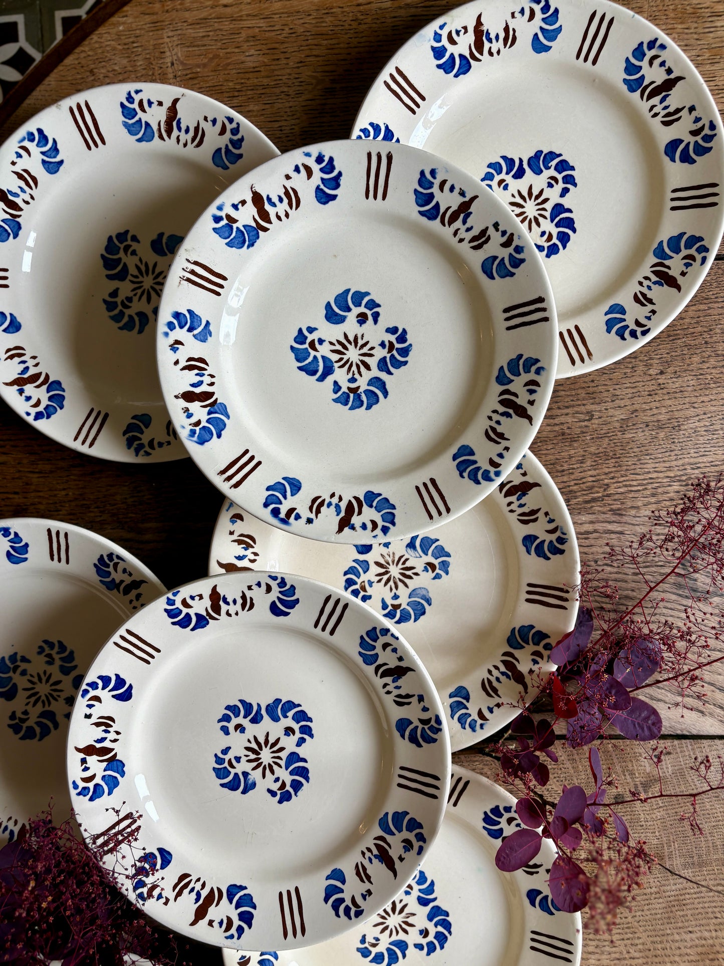 Lot de 10 assiettes plates anciennes modèle Laval