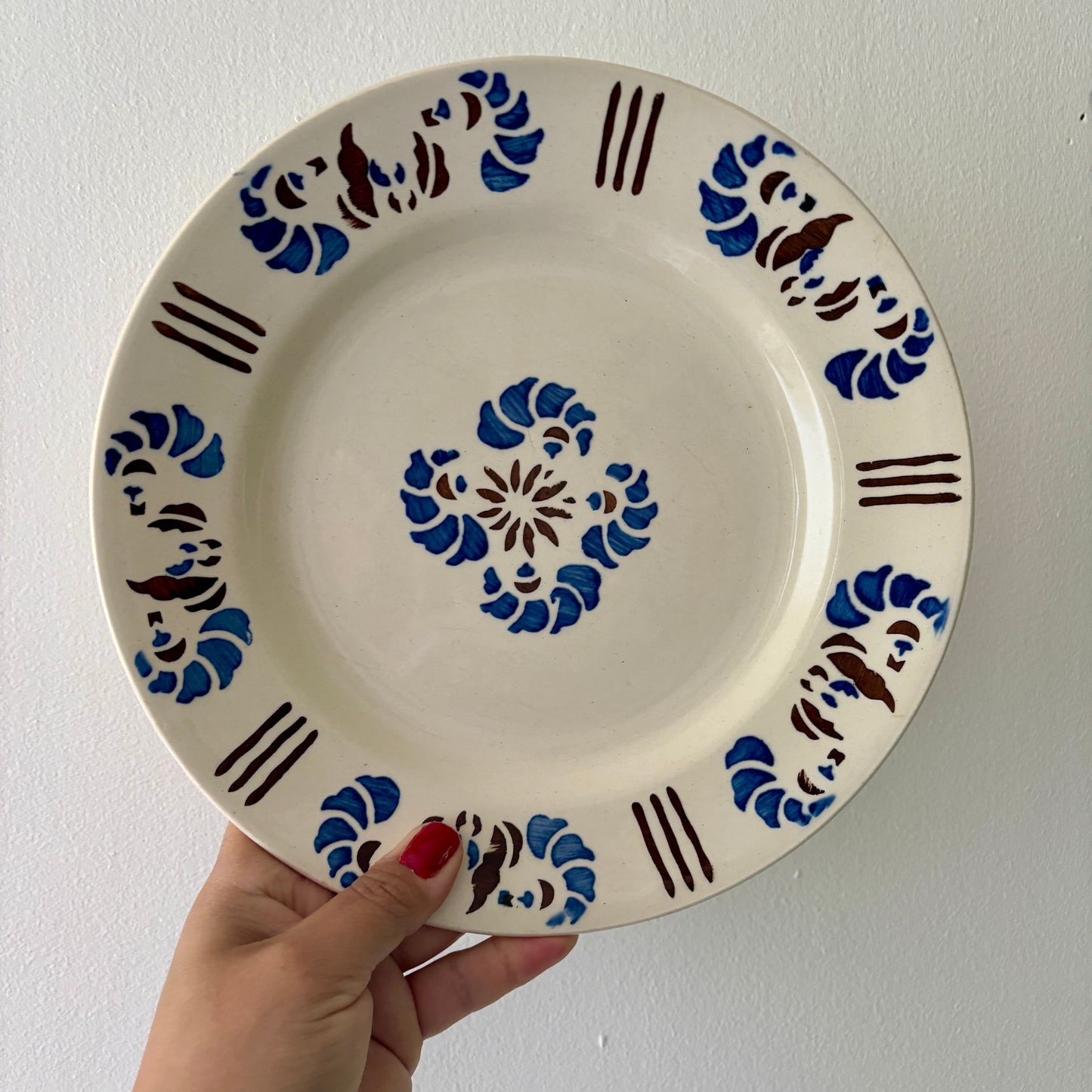 Lot de 10 assiettes plates anciennes modèle Laval