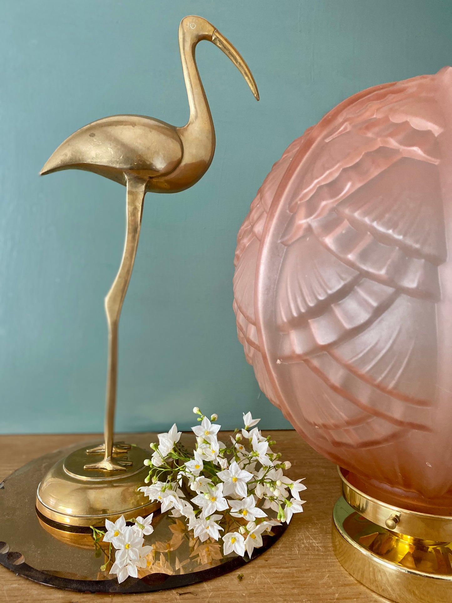 Lampe à poser globe vintage art déco XXL en verre dépoli rose