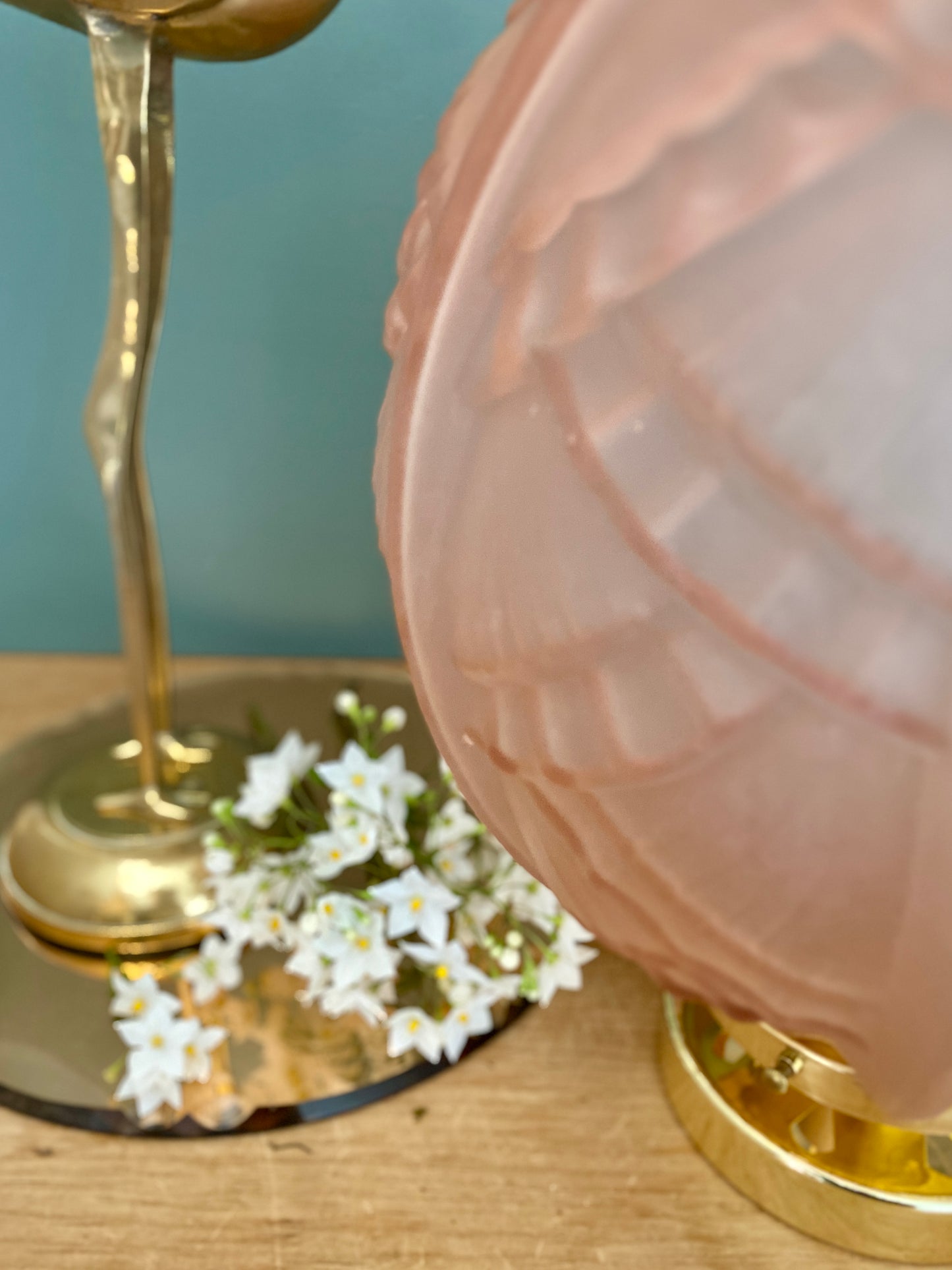 Lampe à poser globe vintage art déco XXL en verre dépoli rose