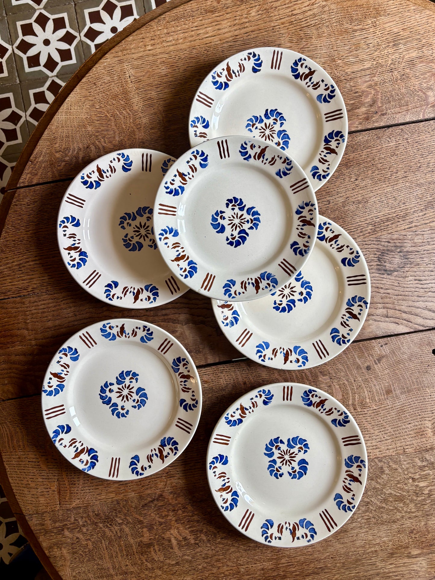 Lot de 6 assiettes anciennes modèle Laval
