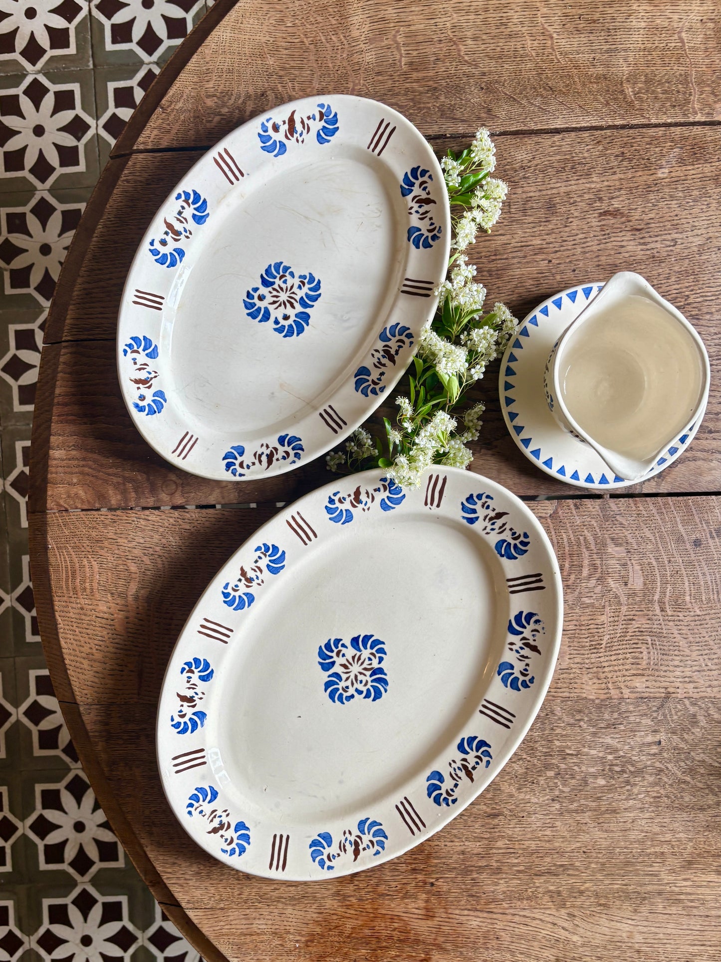 Lot de 2 raviers et d'une saucière vintage - Laval -