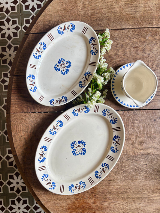 Lot de 2 raviers et d'une saucière vintage - Laval -