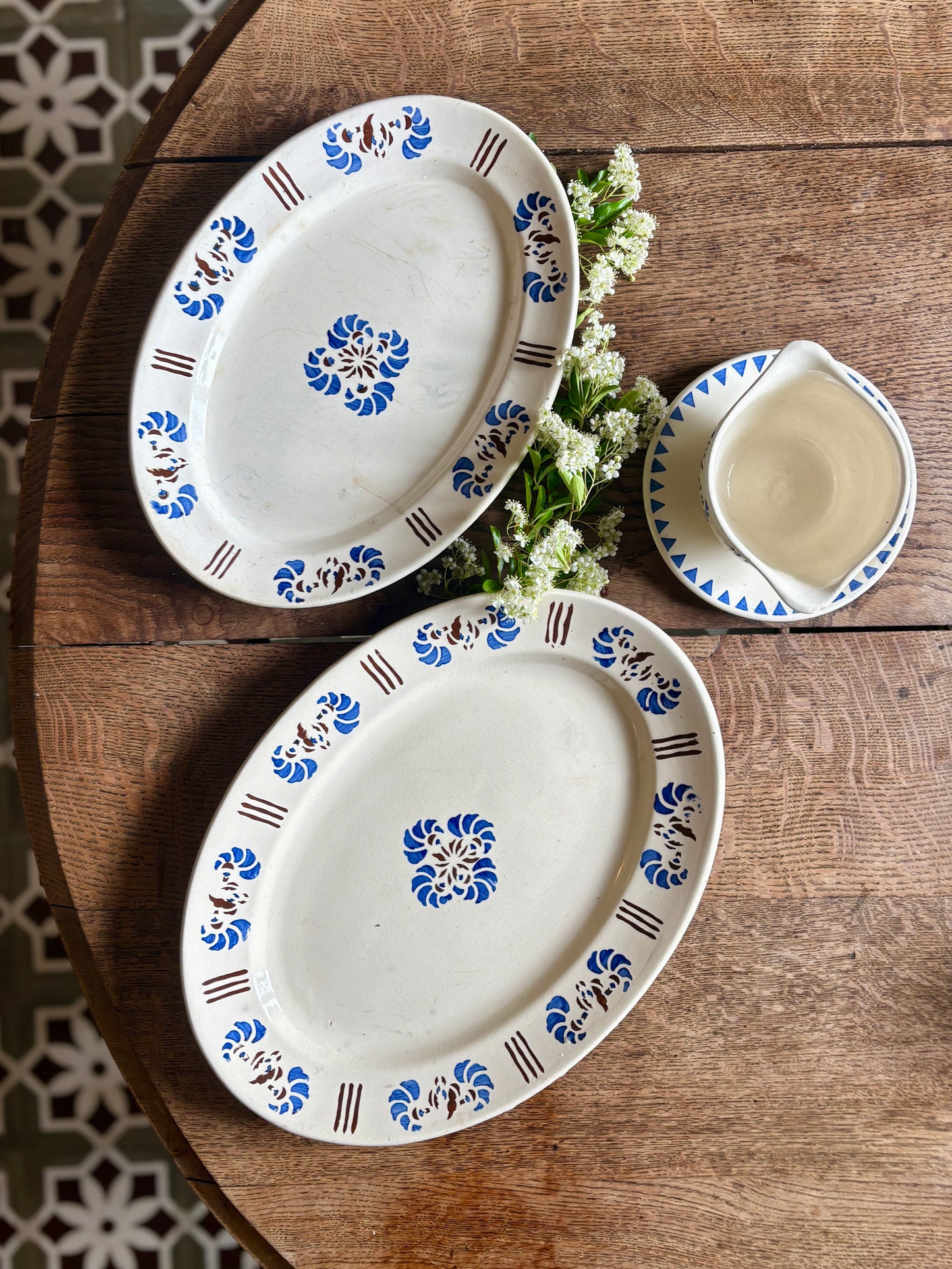 Lot de 2 raviers et d'une saucière vintage - Laval -