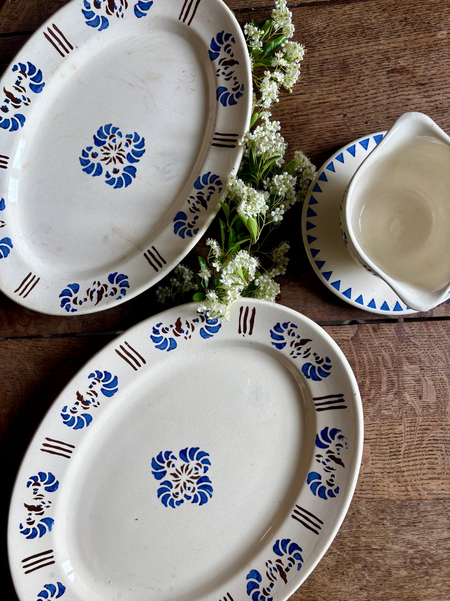 Lot de 2 raviers et d'une saucière vintage - Laval -