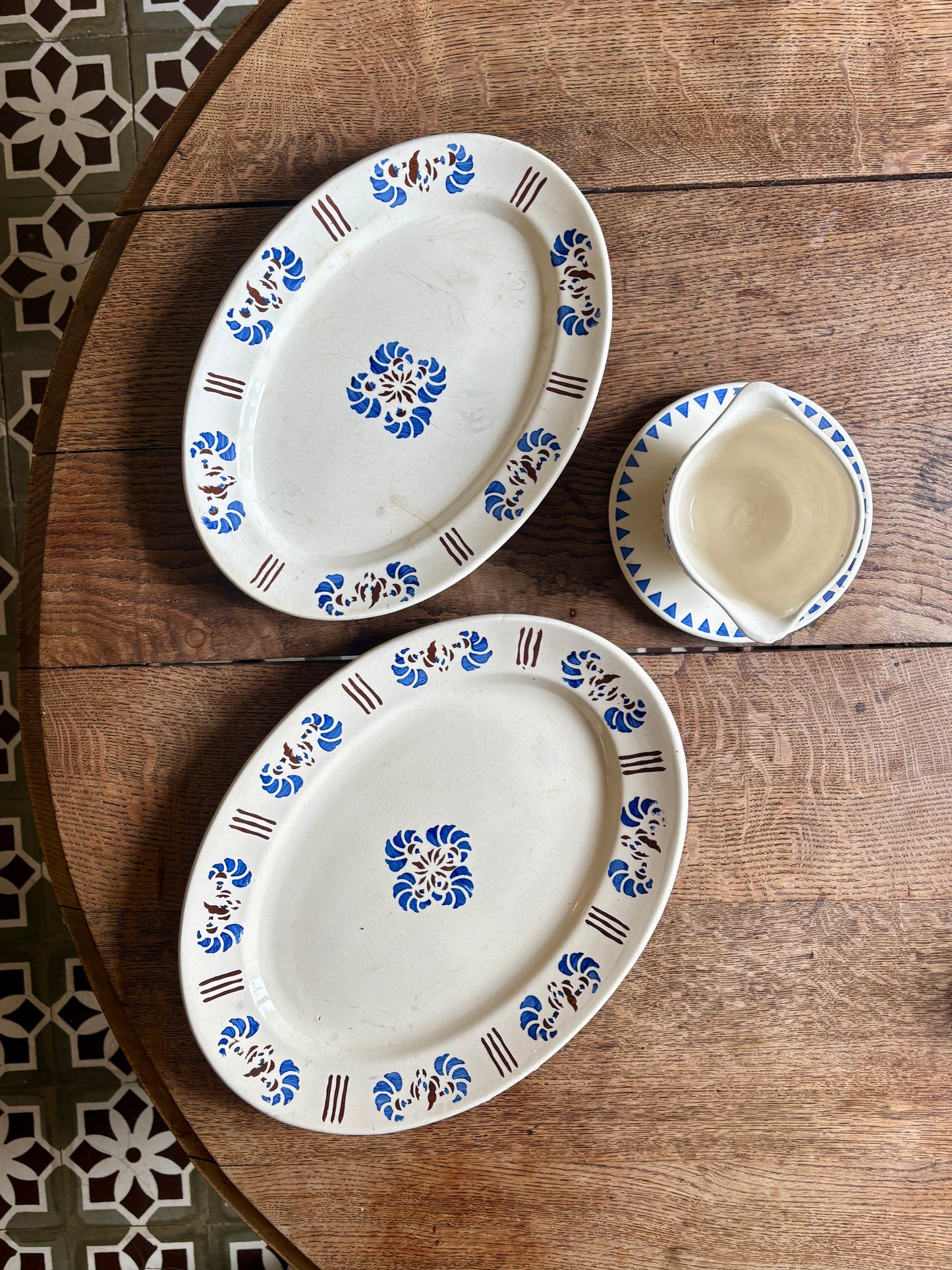 Lot de 2 raviers et d'une saucière vintage - Laval -