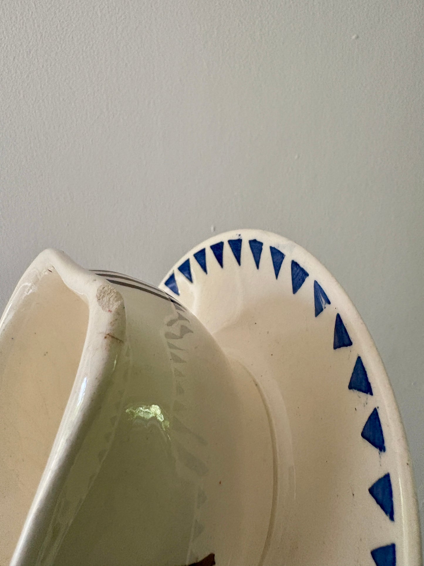 Lot de 2 raviers et d'une saucière vintage - Laval -