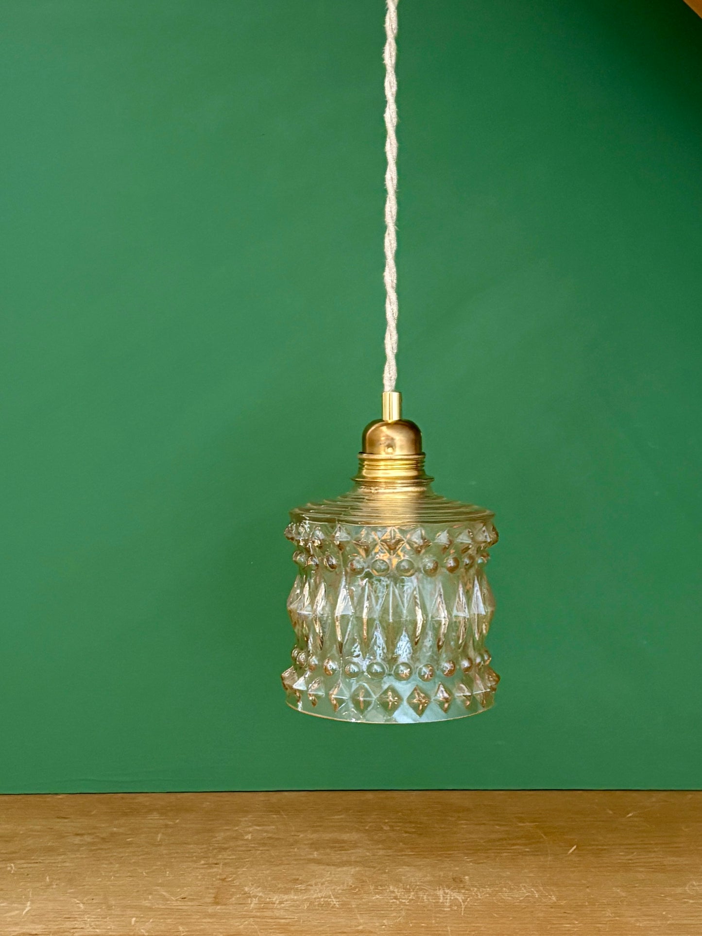 Suspension globe vintage en verre ambré (BDO1)