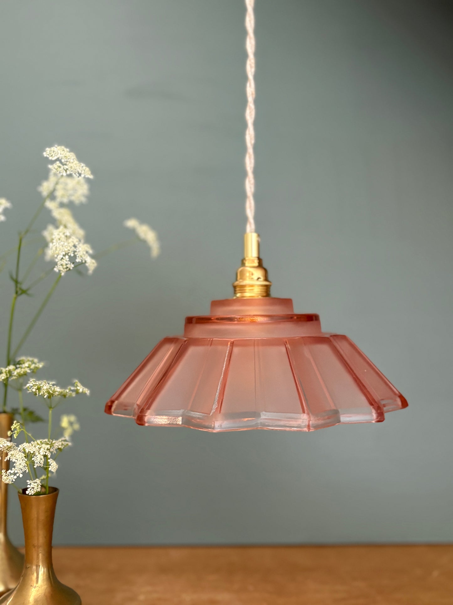 suspension abat-jour vintage art déco en verre dépoli rose