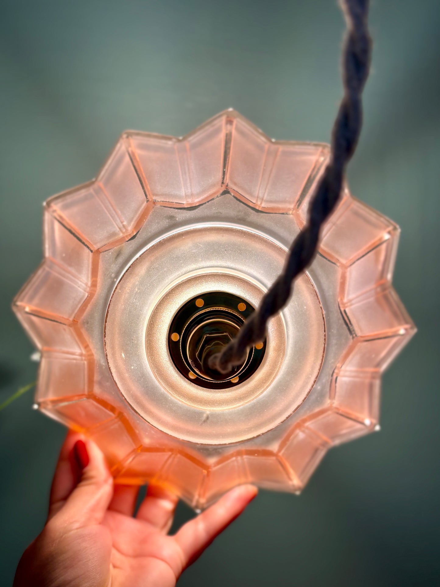 suspension abat-jour vintage art déco en verre dépoli rose