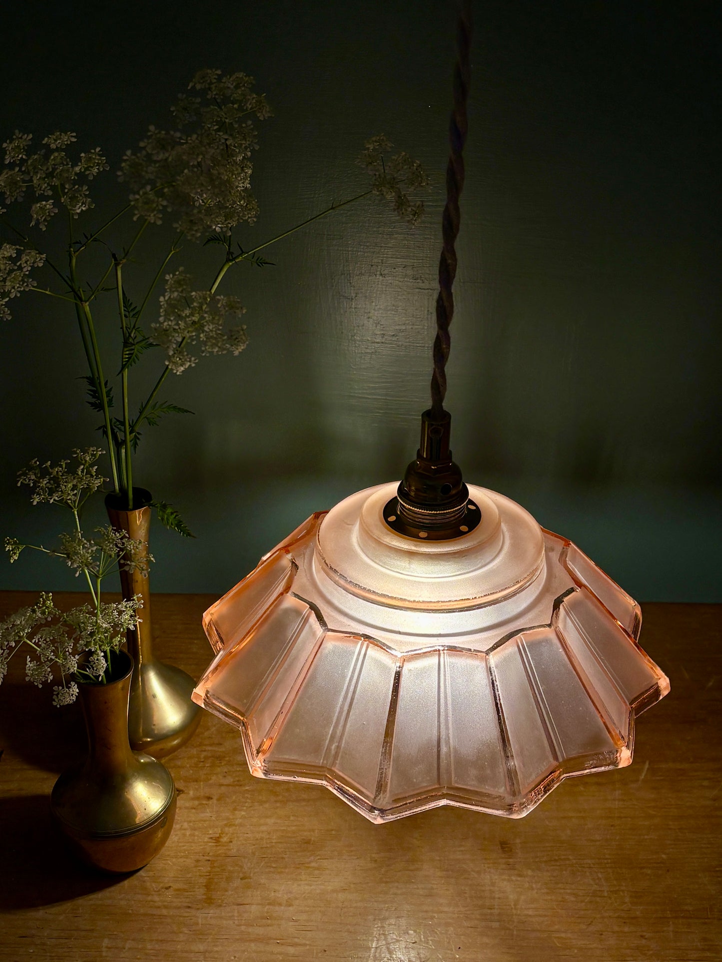 suspension abat-jour vintage art déco en verre dépoli rose