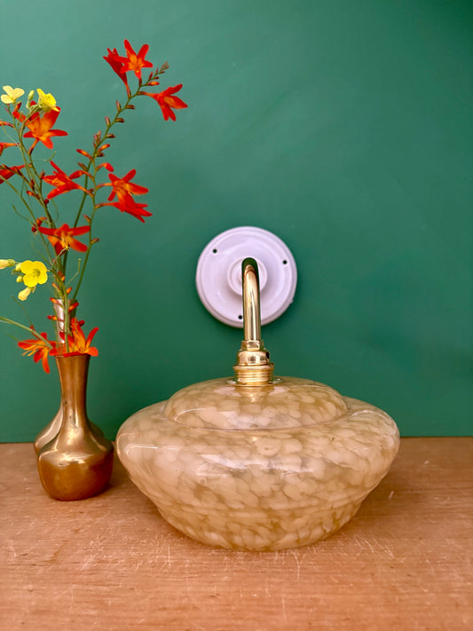 Applique coudée abat-jour vintage en verre de clichy jaune
