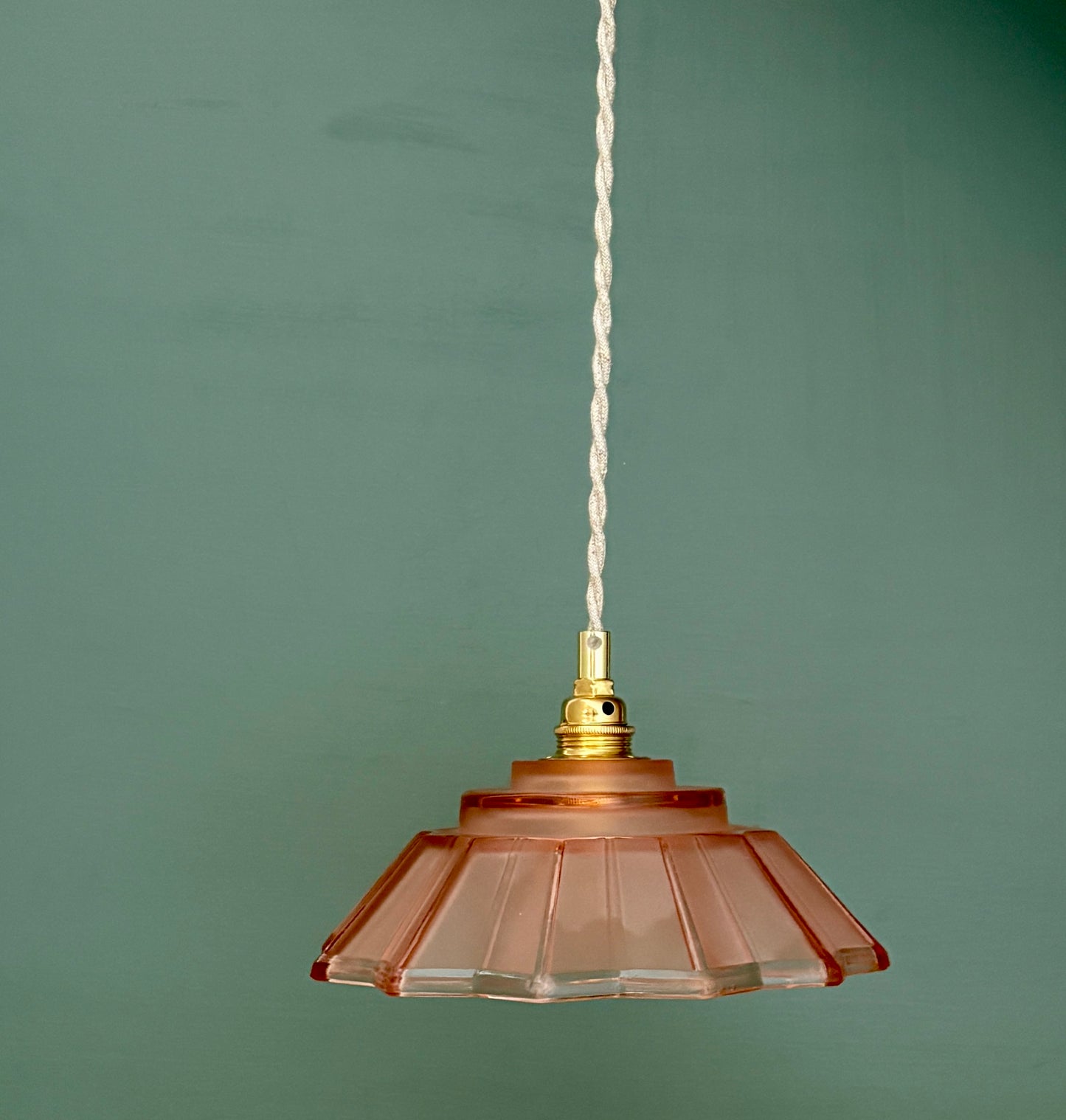 suspension abat-jour vintage art déco en verre dépoli rose