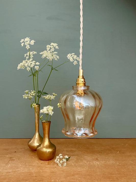Suspension tulipe vintage en verre ambré