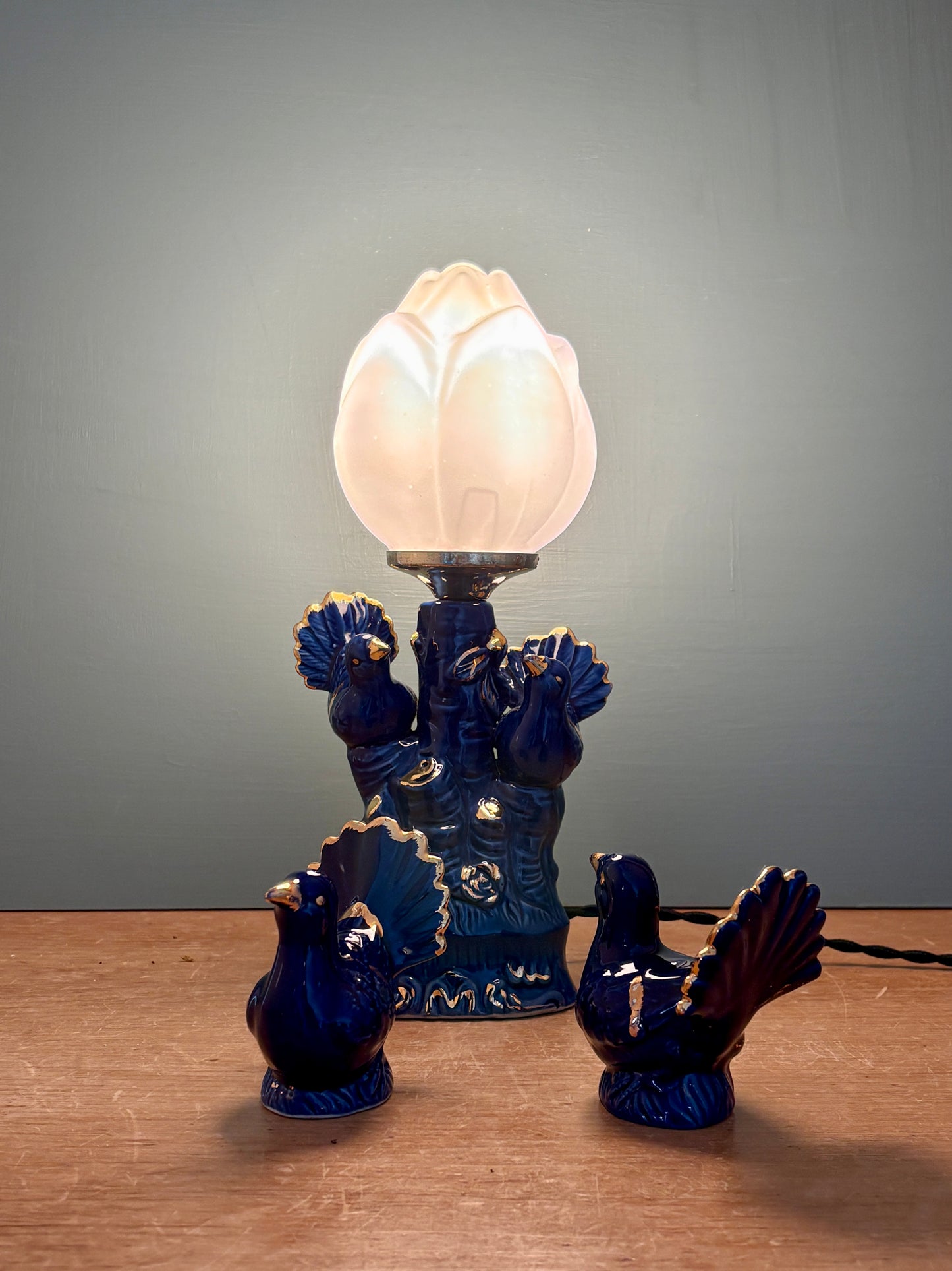 Lampe vintage en céramique bleu et ses oiseaux