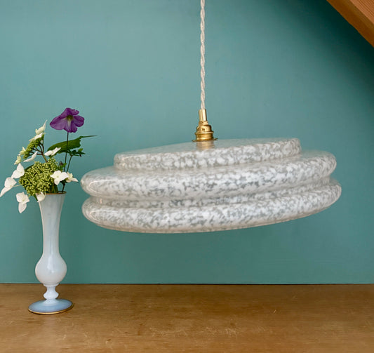 Suspension abat-jour vintage XXL en verre de Clichy Blanc