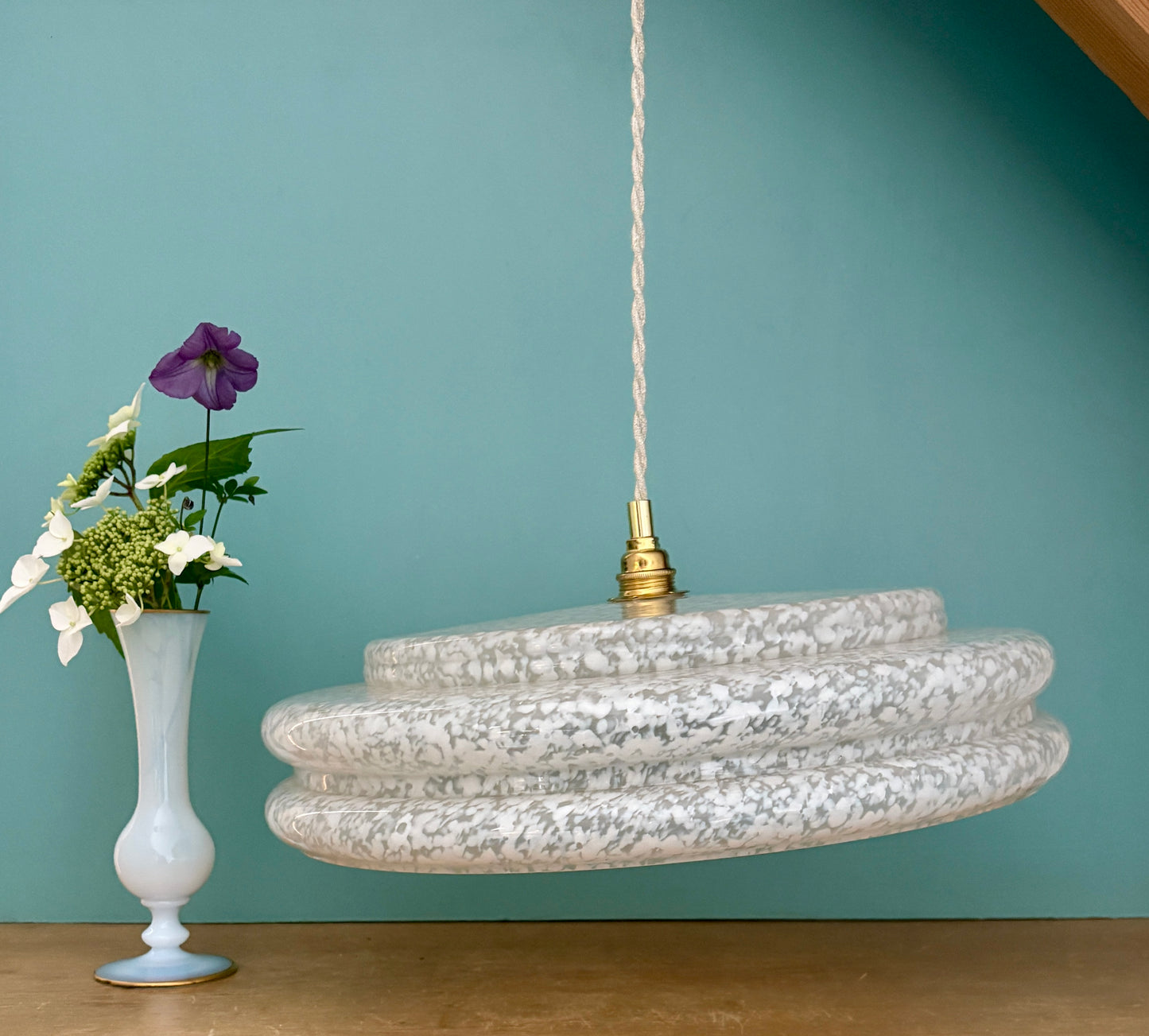 Suspension abat-jour vintage XXL en verre de Clichy Blanc