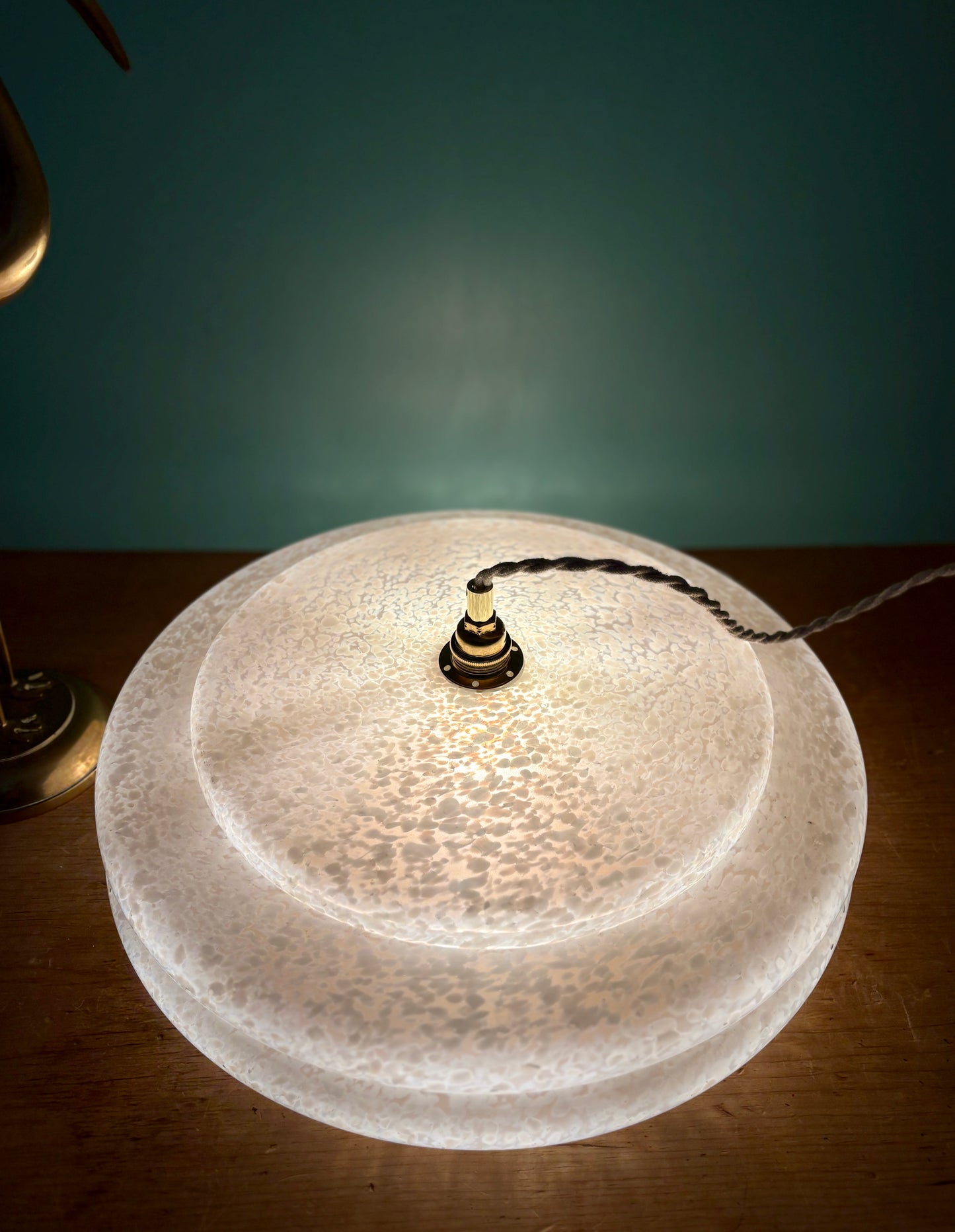 Suspension abat-jour vintage XXL en verre de Clichy Blanc
