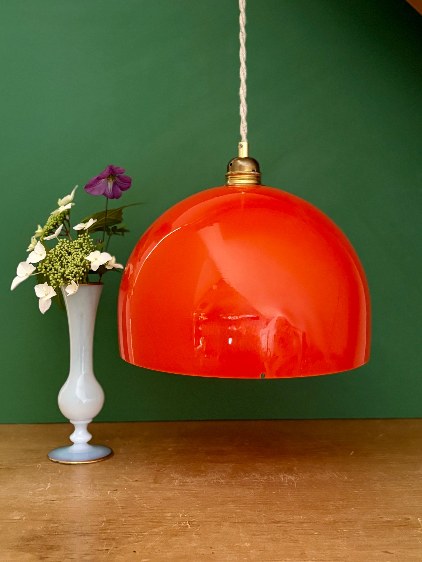 Suspension globe vintage en verre orange