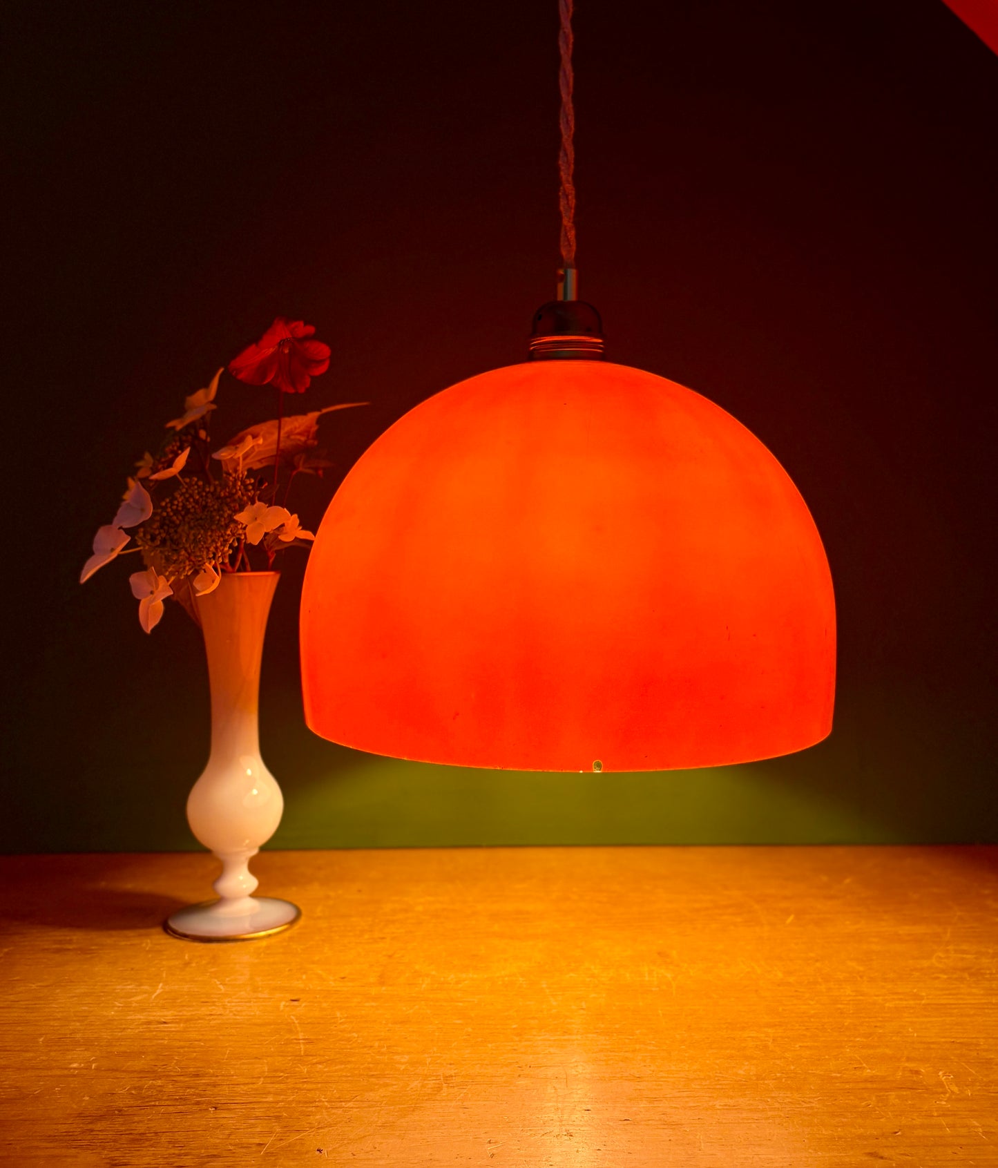 Suspension globe vintage en verre orange