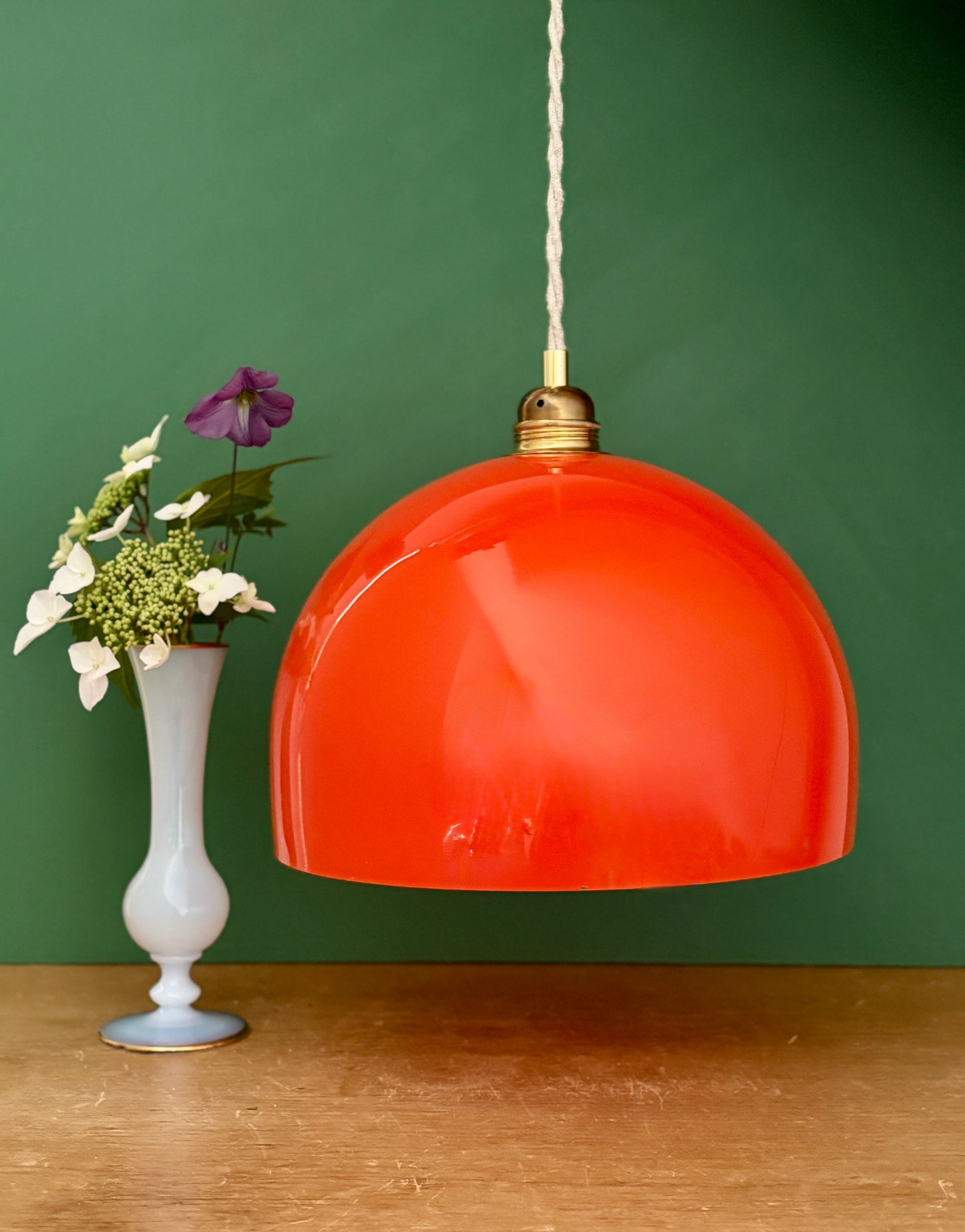 Suspension globe vintage en verre orange