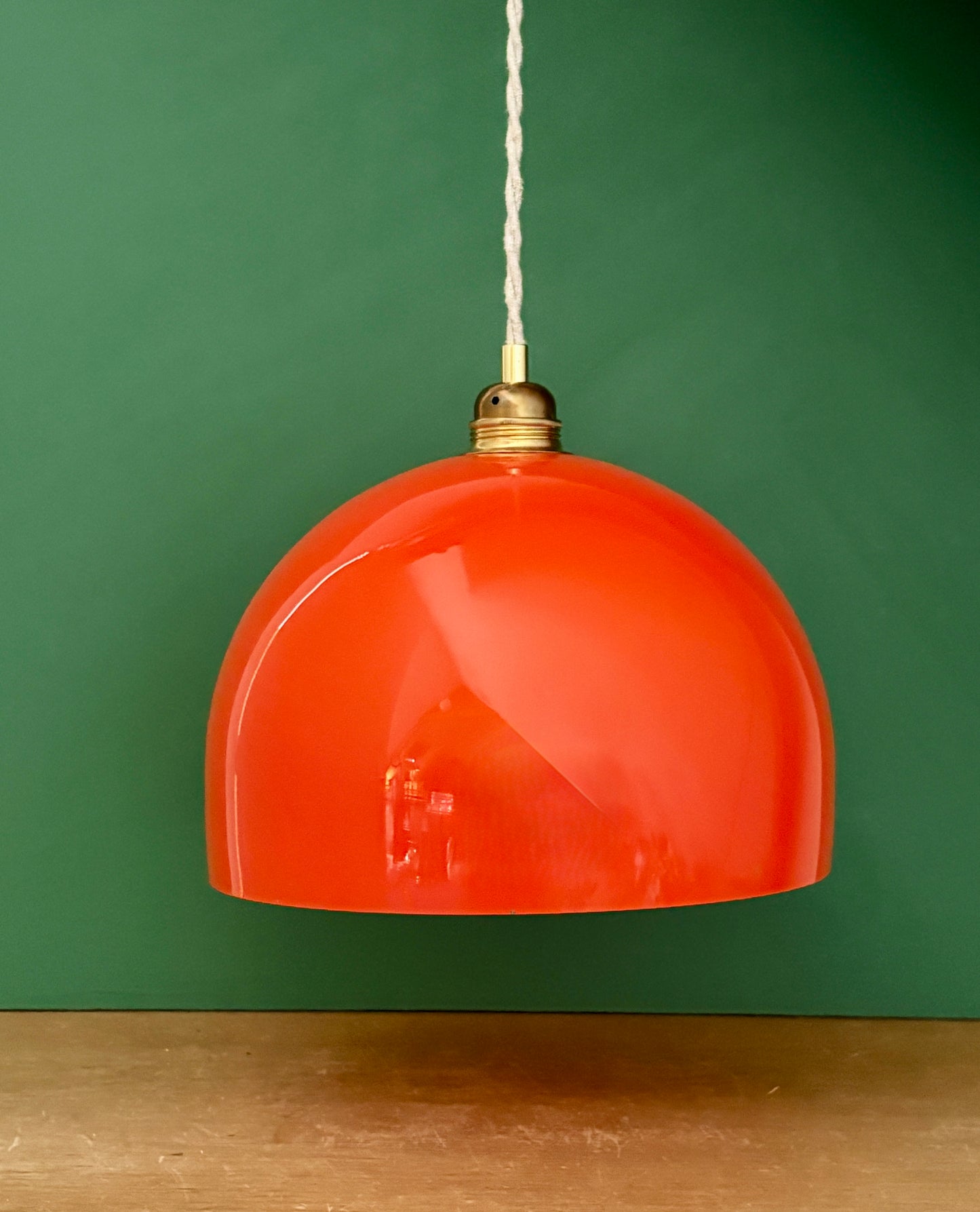 Suspension globe vintage en verre orange