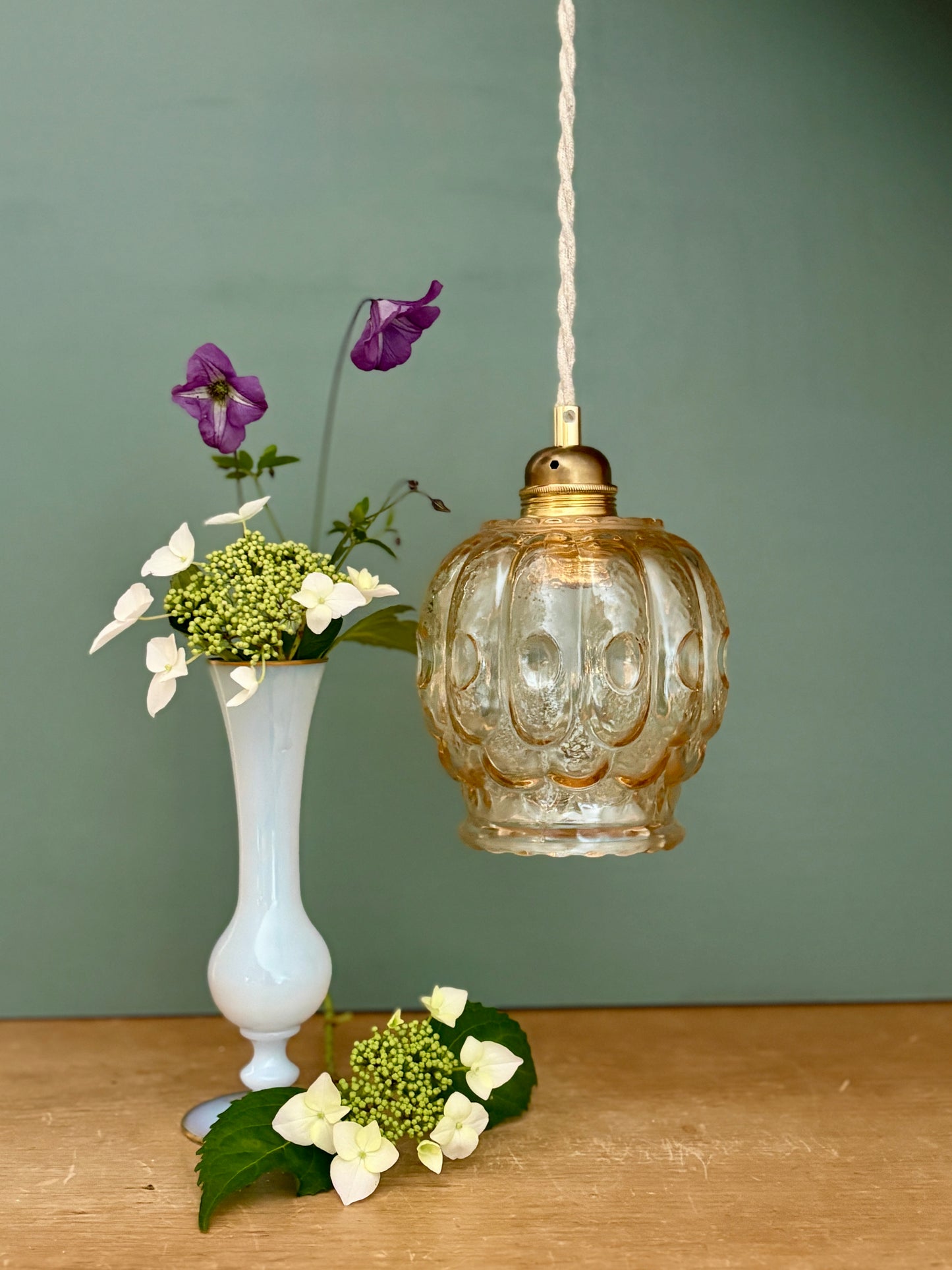 Suspension tulipe vintage en verre ambré (AMB11)