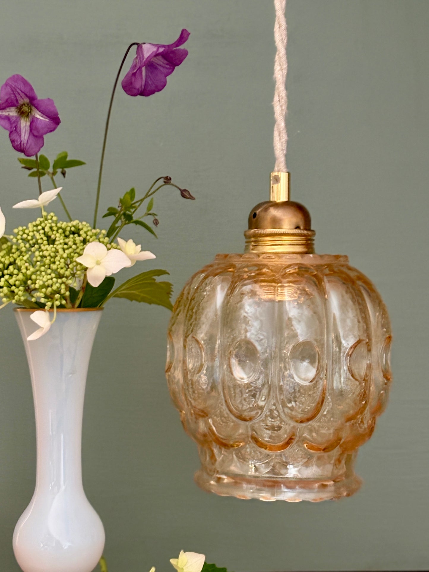 Suspension tulipe vintage en verre ambré (AMB11)