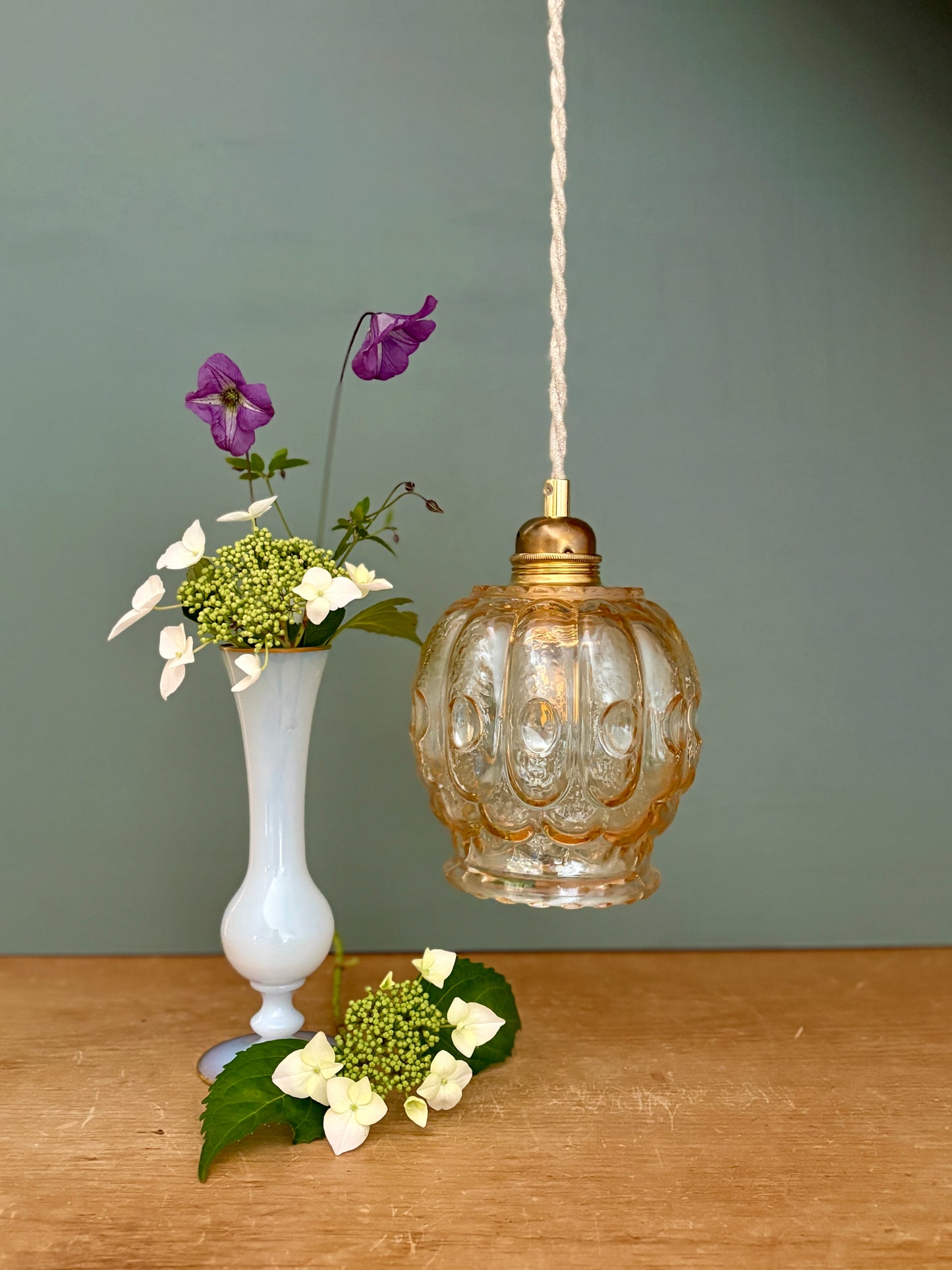 Suspension tulipe vintage en verre ambré (AMB11)